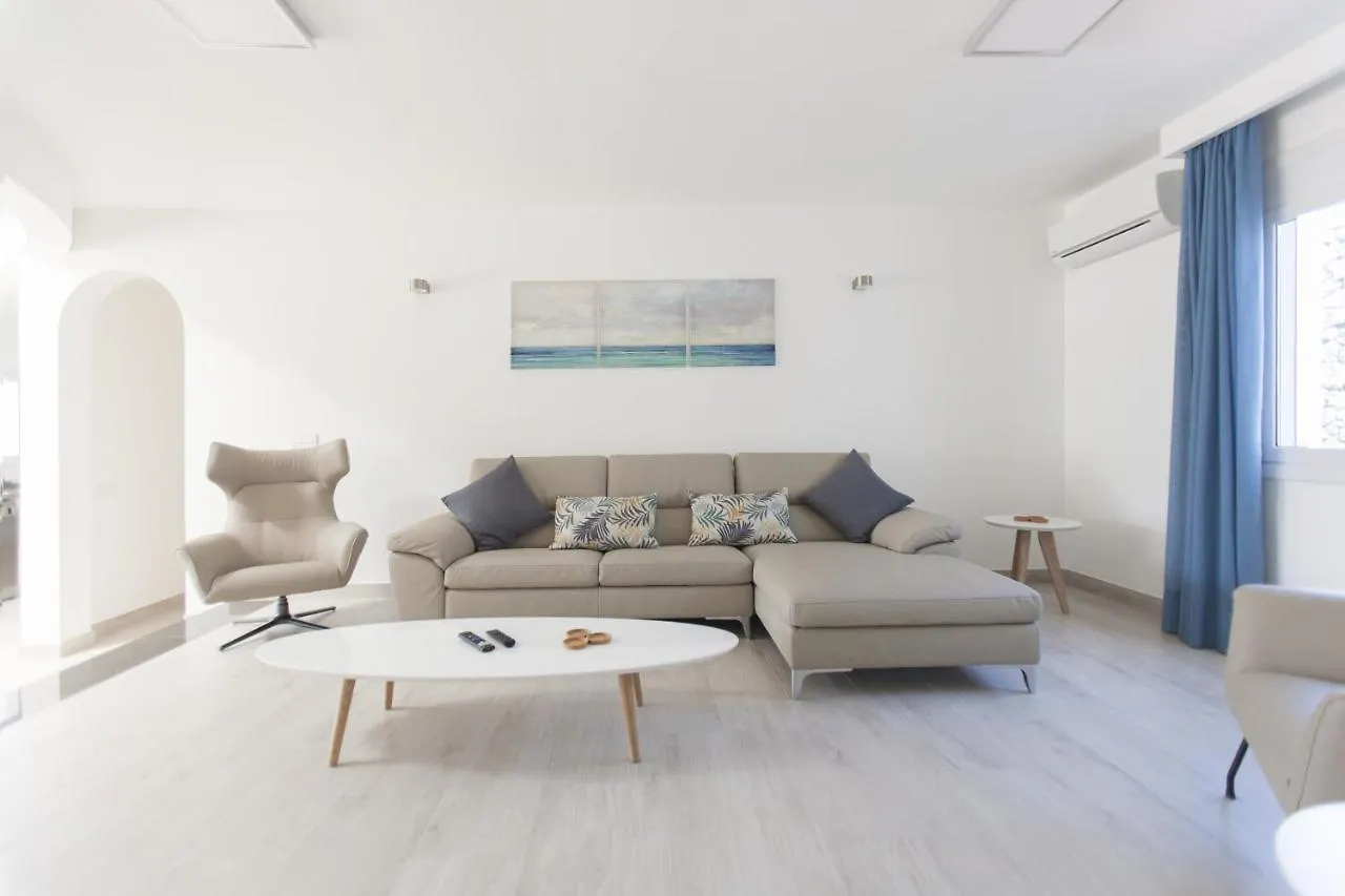 Villa Aphrodite And Villa Apollo 4 Bedroom Puerto del Carmen  Puerto del Carmen (Lanzarote)
